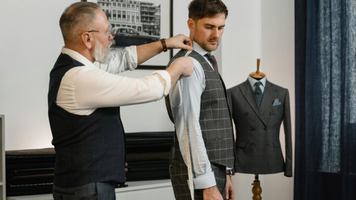 Bulgarian Digital Cluster Launches Innovative Platform for Made-to-Measure Shirts